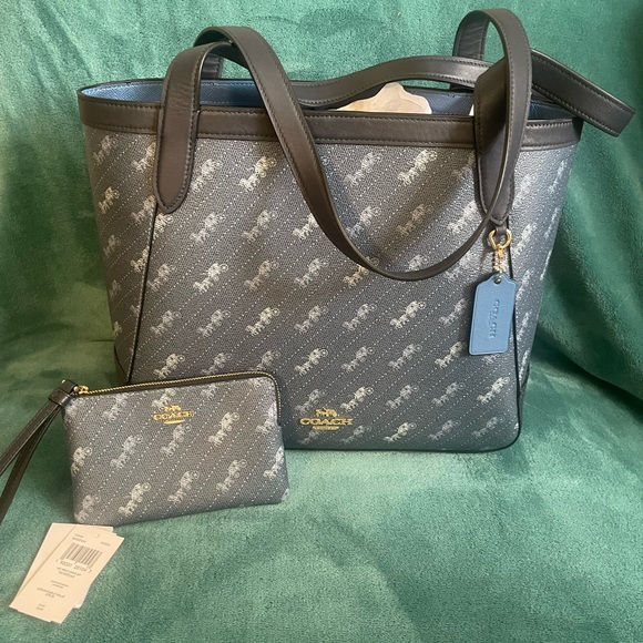 Coach purse with corner zip wristlet